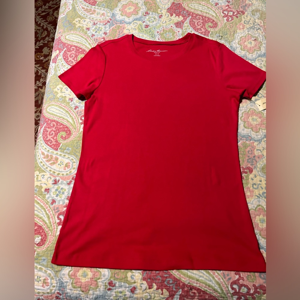 Red Eddie Bauer crew neck Tee. NWT - Picture 2 of 6